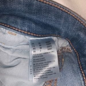 American Eagle ripped denim skinny jeans!!